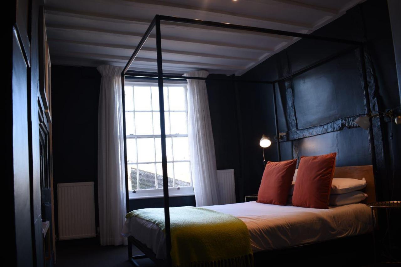 Bed and Breakfast Whitehouse Rye Esterno foto The bedroom at The Old House