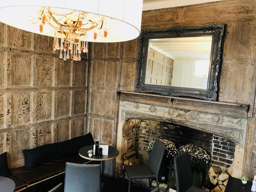 Bed and Breakfast Whitehouse Rye Esterno foto The interior of the restaurant
