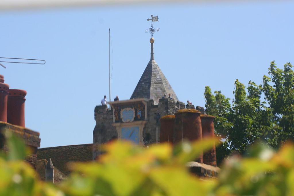 Bed and Breakfast Whitehouse Rye Esterno foto The church in Saint-André-de-Lidon