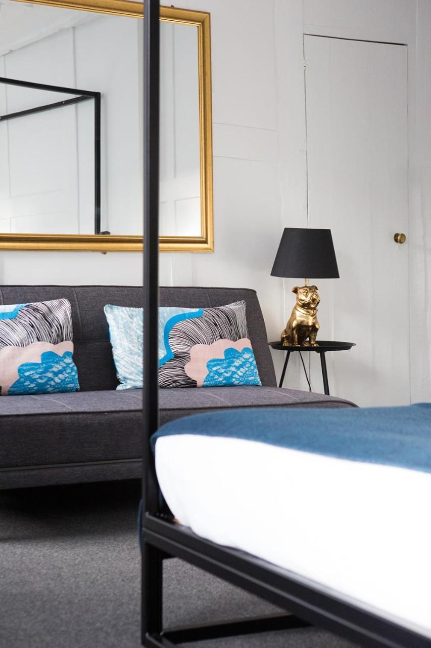 Bed and Breakfast Whitehouse Rye Esterno foto A sofa bed